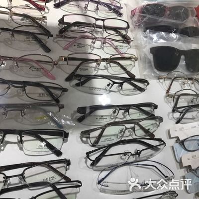 眼亮眼鏡店 上海購物新地標(biāo)，為您呈現(xiàn)頂配超薄鏡片的專業(yè)之選